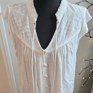 Torrid - Size 00 (med/8) White Boho Blouse - Pre-Owned